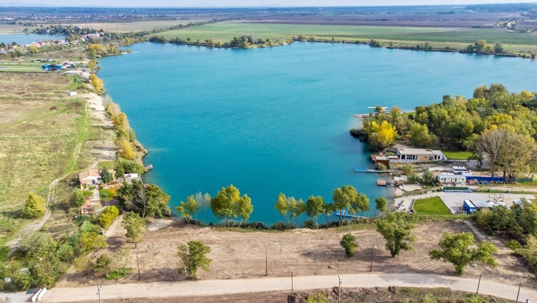 Pozemky na predaj Senec! Jazero Guláška